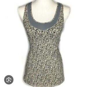 Lululemon Light Blue/Gray Floral Tank Top Work Out Yoga Women's Size S Padded